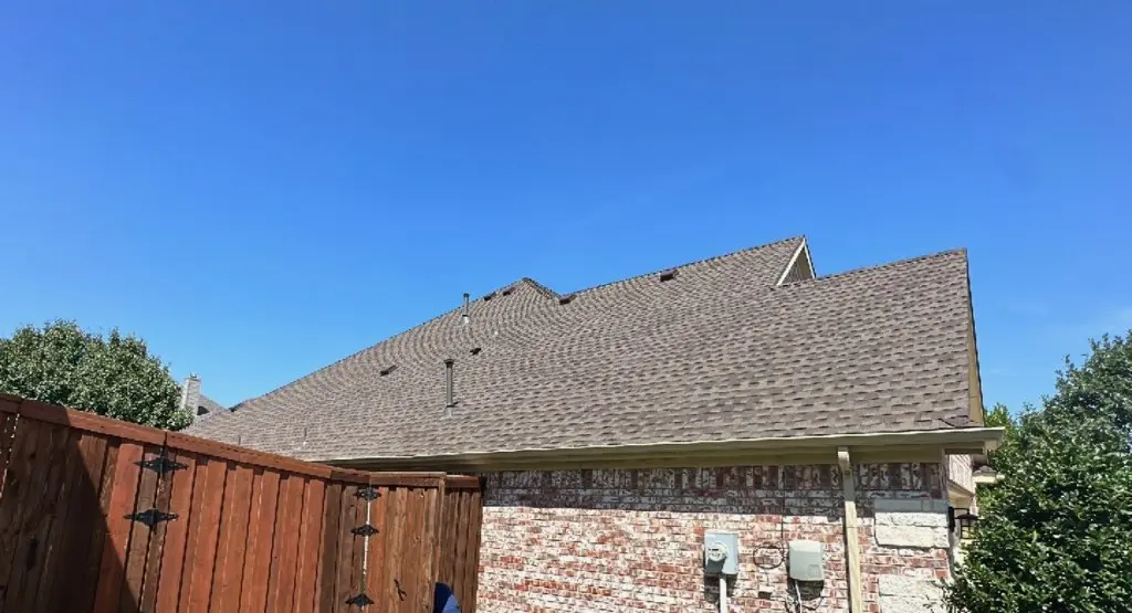 Completed roof replacement project in Gentry